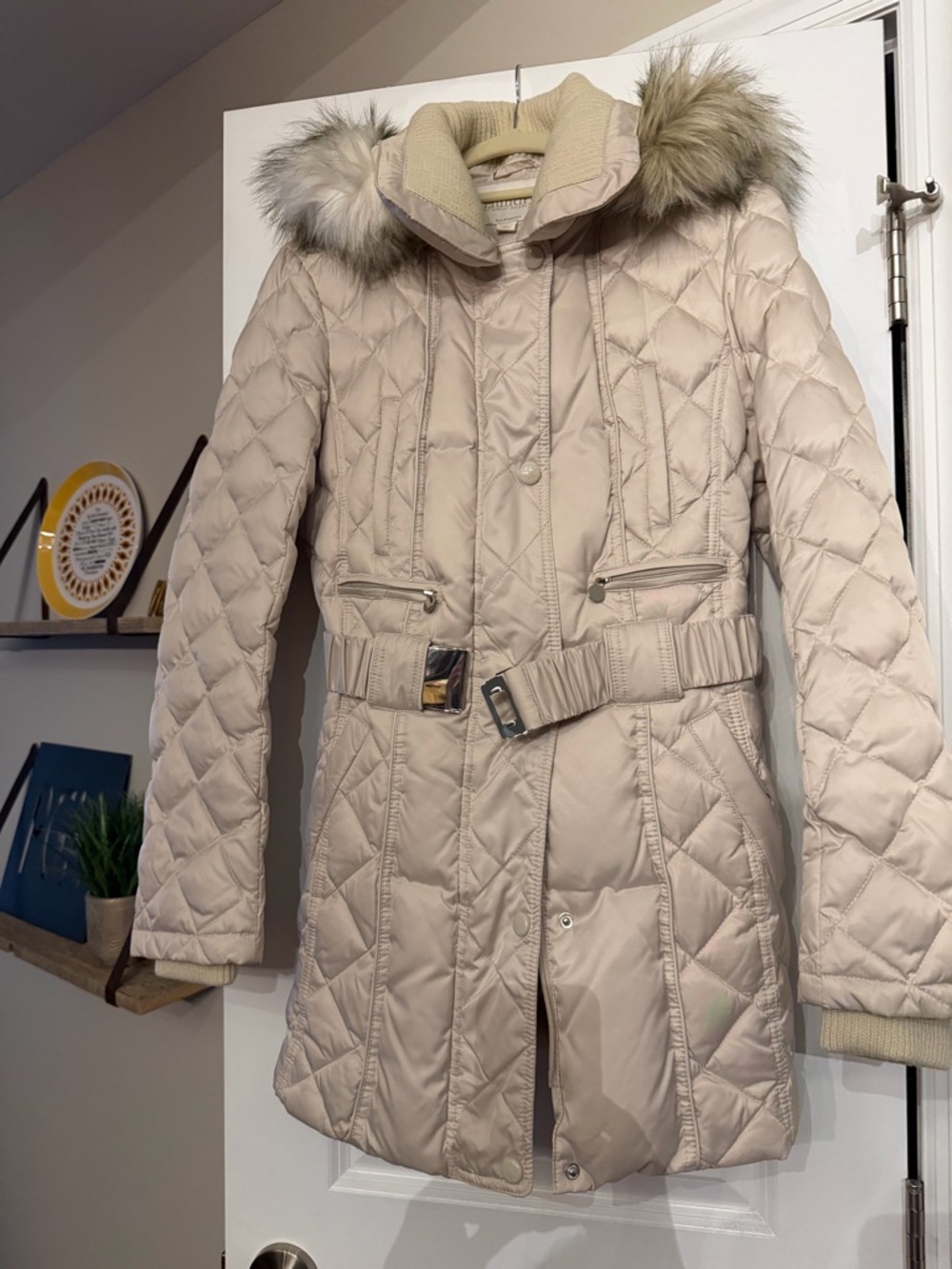 Women’s Quilted Belted Winter Coat in Light Beige